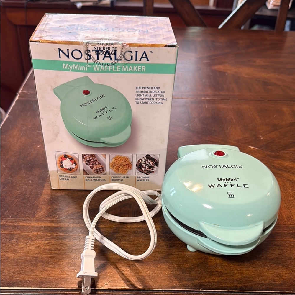Nostalgia MyMini Aqua Waffle Maker